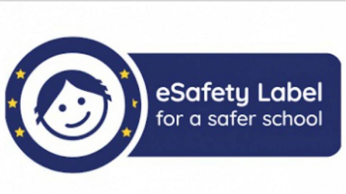 Okulumuz yaptığı güvenli internet çalışmaları sonucunda eSafety Label bronz etiketi almaya hak kazanmıştır.
